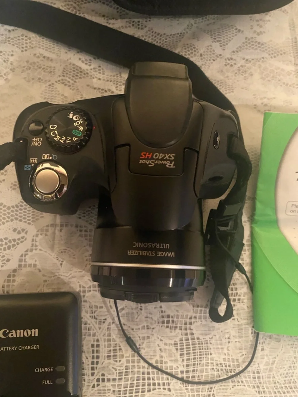 Canon PowerShot SX40 HS: 12.1 MP Digital Camera & Charger/Case - Picture 4 of 10